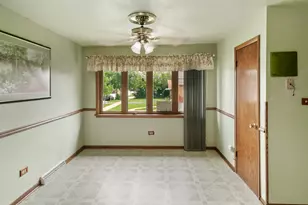 8901 Austin Ave, Oak Lawn, IL 60453 - Photo 6