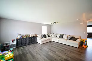 936 Wildwood Dr, Pingree Grove, IL 60140 - Photo 2