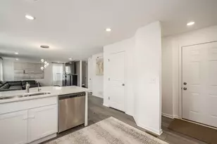 444 Radcliff Ln, South Elgin, IL 60177 - Photo 10