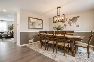 444 Radcliff Ln, South Elgin, IL 60177 - Photo 2