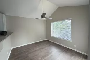 2350 Twilight Dr, Aurora, IL 60503 - Photo 4