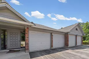 196 Grove Ave, Des Plaines, IL 60016 - Photo 1