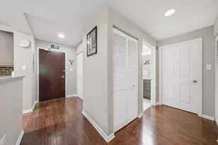 105 Lakeview Dr, Bloomingdale, IL 60108 - Photo 4