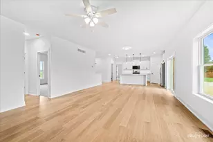 720 Bender St, Sandwich, IL 60548 - Photo 6