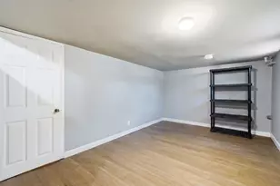 9631 S Jeffery Ave, Chicago, IL 60617 - Photo 12