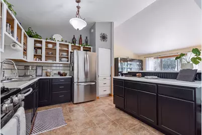 935 Revere Lane, Island Lake, IL 60042 - Photo 6
