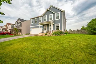 12 E Meadow Dr, Cortland, IL 60112 - Photo 2