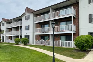 185 Gregory St, Aurora, IL 60504 - Photo 2