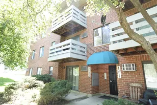 1303 N Winslowe Dr, Palatine, IL 60074 - Photo 4