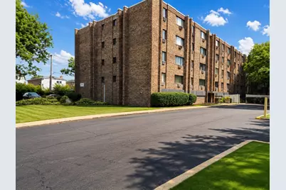5306 N Cumberland Avenue #521, Chicago, IL 60656 - Photo 1