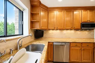 5306 N Cumberland Ave, Chicago, IL 60656 - Photo 22