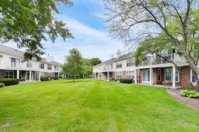 437 Grosse Pointe Circle #437, Vernon Hills, IL 60061 - Photo 30
