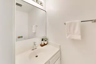 437 Grosse Pointe Cir, Vernon Hills, IL 60061 - Photo 14