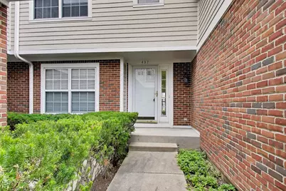 437 Grosse Pointe Circle #437, Vernon Hills, IL 60061 - Photo 2