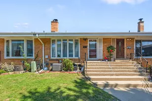 8914 Robin Dr, Des Plaines, IL 60016 - Photo 1