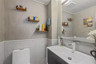 8914 Robin Dr, Des Plaines, IL 60016 - Photo 12