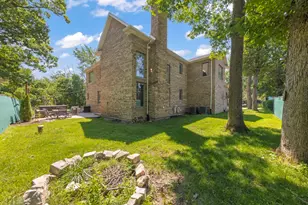 34W624 Courier Ave, Saint Charles, IL 60174 - Photo 32