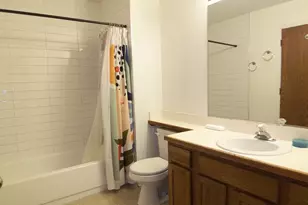 1069 Talbots Ln, Elk Grove Village, IL 60007 - Photo 18