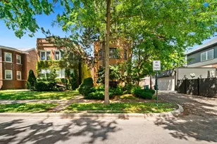1428 N Austin Blvd, Oak Park, IL 60302 - Photo 1