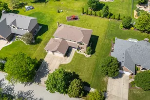 8284 Brookhaven Dr, Frankfort, IL 60423 - Photo 2