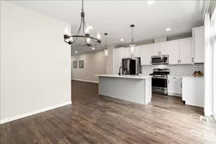 811 Lee St, Des Plaines, IL 60016 - Photo 14