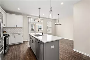 811 Lee St, Des Plaines, IL 60016 - Photo 8