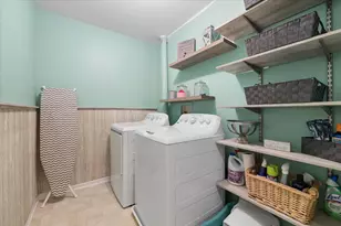 546 Clayton Cir, Sycamore, IL 60178 - Photo 10