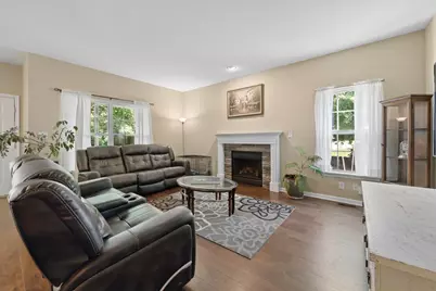 546 Clayton Circle #546, Sycamore, IL 60178 - Photo 2