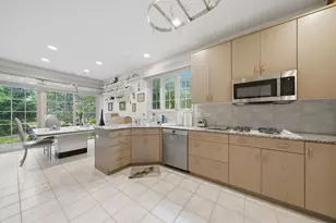 2004 Claridge Ct, Northbrook, IL 60062 - Photo 14
