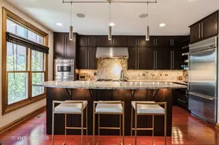 1867 Admiral Ct, Glenview, IL 60026 - Photo 4