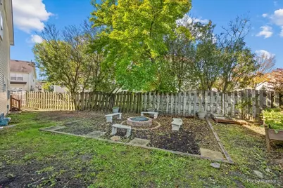 1077 Viewpoint Drive, Lake in the Hills, IL 60156 - Photo 36
