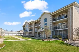 9130 W 95th St, Hickory Hills, IL 60457 - Photo 2