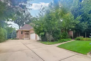 20102 Oakwood Dr, Mokena, IL 60448 - Photo 2