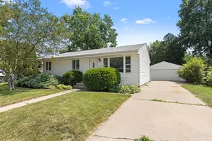 2221 Evans Ave, Loves Park, IL 61111 - Photo 2