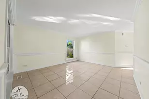 5532 Chantilly Cir, Lake in the Hills, IL 60156 - Photo 2
