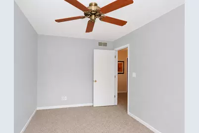 309 S Cross Trail, McHenry, IL 60050 - Photo 32