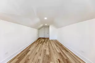 8025 S Euclid Ave, Chicago, IL 60617 - Photo 20