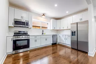 8025 S Euclid Ave, Chicago, IL 60617 - Photo 8