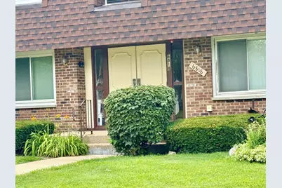 6818 Roberts Drive #7, Woodridge, IL 60517 - Photo 2