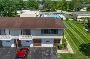 121 Millbrook Ln, Schaumburg, IL 60193 - Photo 36