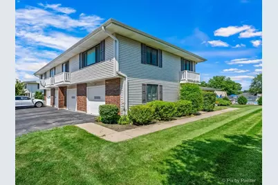 121 Millbrook Lane #121, Schaumburg, IL 60193 - Photo 1