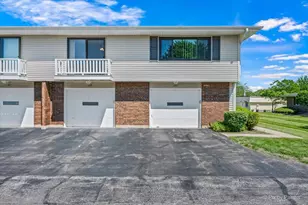 121 Millbrook Ln, Schaumburg, IL 60193 - Photo 40