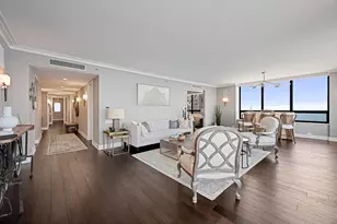 180 E Pearson St, Chicago, IL 60611 - Photo 8