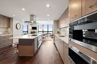 180 E Pearson St, Chicago, IL 60611 - Photo 18