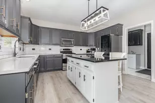 932 Merrill New Rd, Sugar Grove, IL 60554 - Photo 6