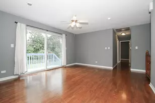 883 Hastings Ln, Hanover Park, IL 60133 - Photo 2