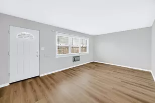 413 Wilson St, Downers Grove, IL 60515 - Photo 2