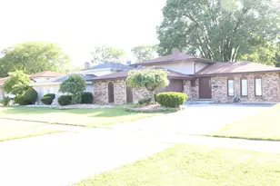 17522 Wright St, Lansing, IL 60438 - Photo 2