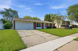 206 Judy Ln, Streamwood, IL 60107 - Photo 2
