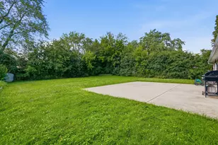 206 Judy Ln, Streamwood, IL 60107 - Photo 4